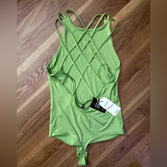 Express size XS body contour bodysuit with criss cross back - Picture 2 of 2